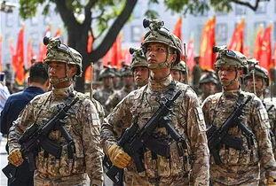 国产轻型步枪射击视频,精准射击，展现我国军工实力